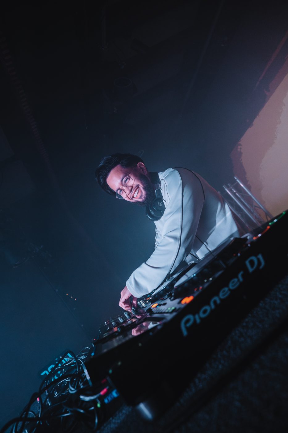 mark jacobs mixing in blue light
